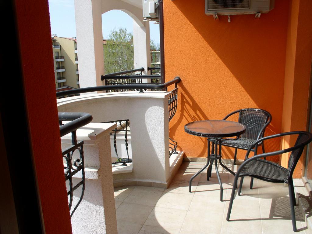 Lvv Palace Apartment Sunny Beach Buitenkant foto