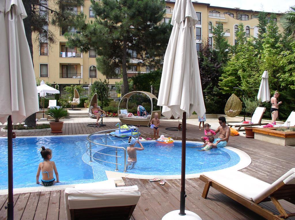 Lvv Palace Apartment Sunny Beach Buitenkant foto